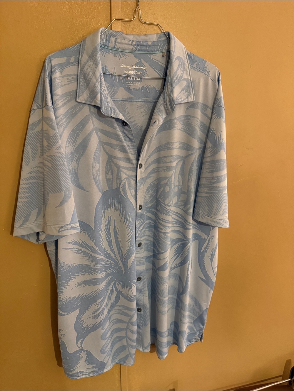 Tommy Bahama Light Blue & White Floral IslandZone Short-Sleeve Button Down Shirt